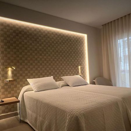 Hotel Restaurant Llansola Sant Carlos de la Ràpita Eksteriør bilde