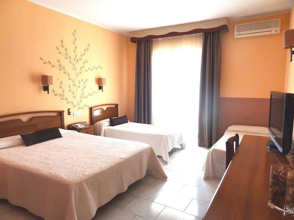 Hotel Restaurant Llansola Sant Carlos de la Ràpita Eksteriør bilde