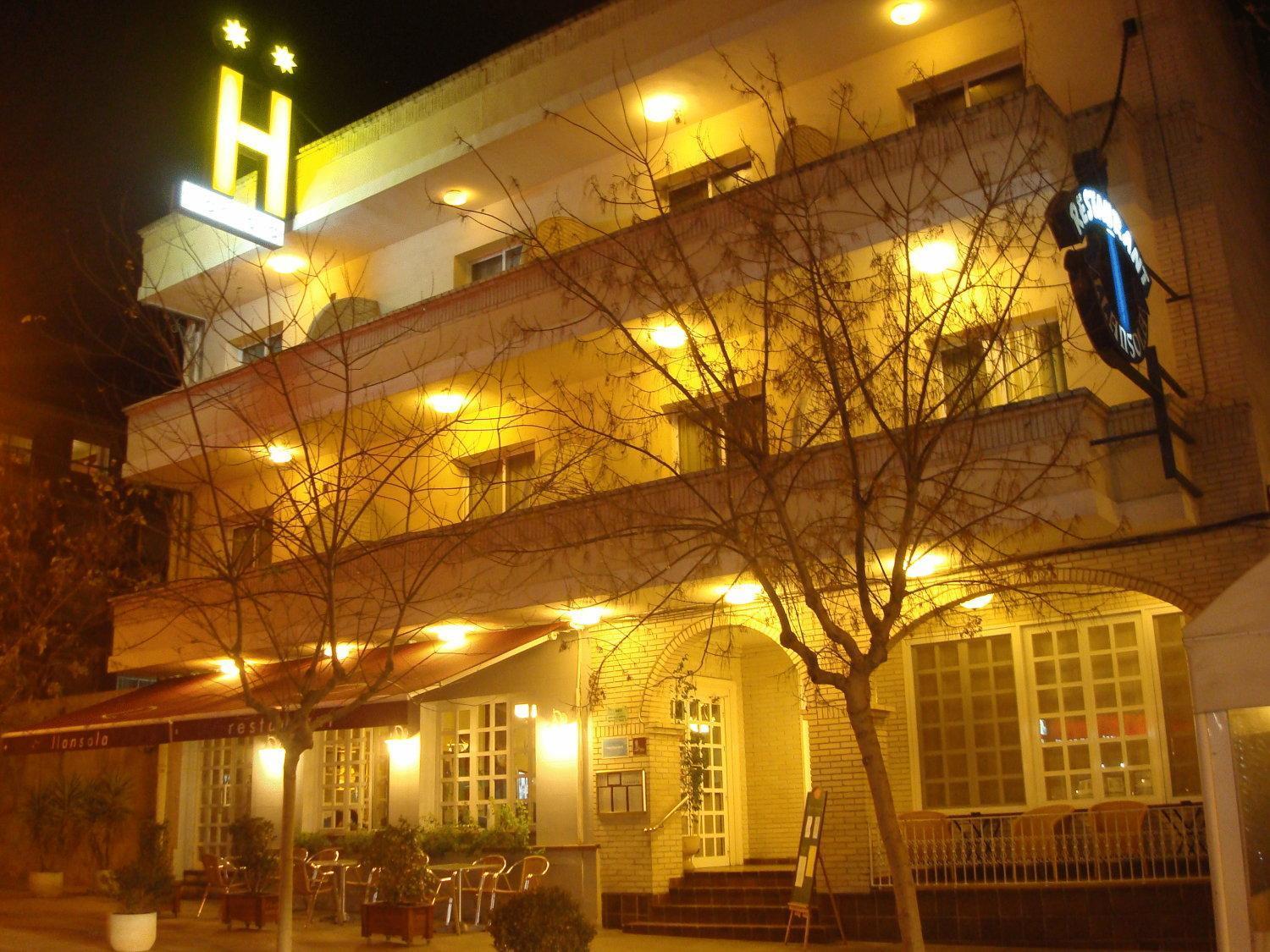 Hotel Restaurant Llansola Sant Carlos de la Ràpita Eksteriør bilde