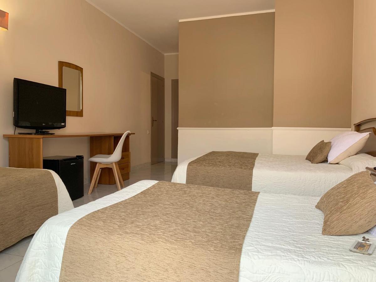 Hotel Restaurant Llansola Sant Carlos de la Ràpita Eksteriør bilde