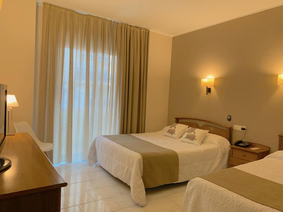 Hotel Restaurant Llansola Sant Carlos de la Ràpita Eksteriør bilde
