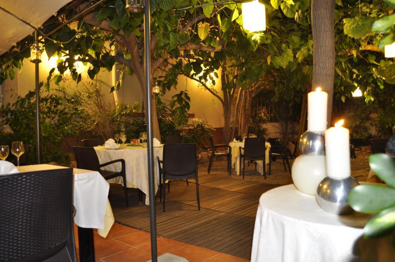 Hotel Restaurant Llansola Sant Carlos de la Ràpita Eksteriør bilde