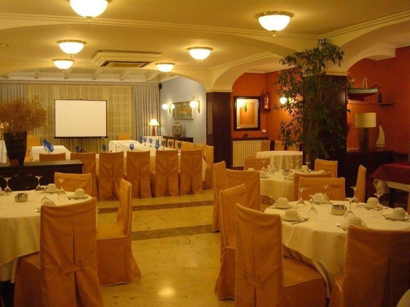 Hotel Restaurant Llansola Sant Carlos de la Ràpita Eksteriør bilde
